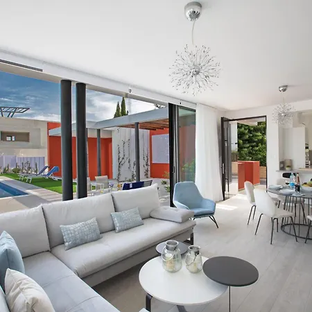 Holiday home Neue, Luxurioese 3 Schlafzimmer In Zentrum *