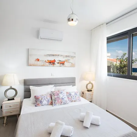 Nyaraló Neue, Luxurioese 3 Schlafzimmer In Zentrum